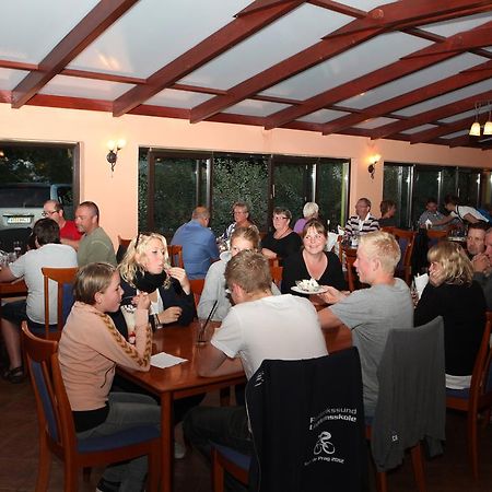 Hôtel Camping Oase Praha à Zlatníky Extérieur photo