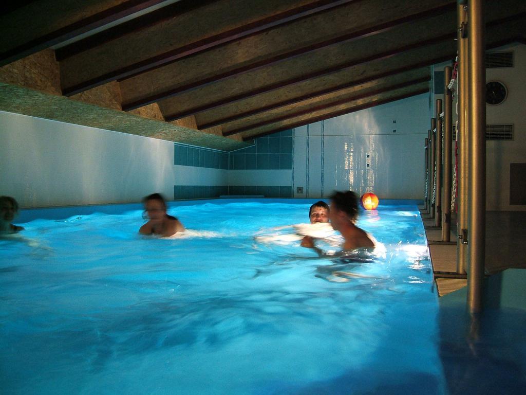Hôtel Camping Oase Praha à Zlatníky Extérieur photo