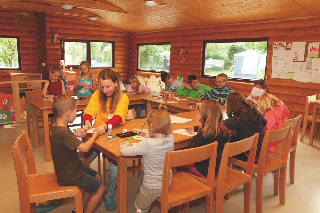 Hôtel Camping Oase Praha à Zlatníky Extérieur photo