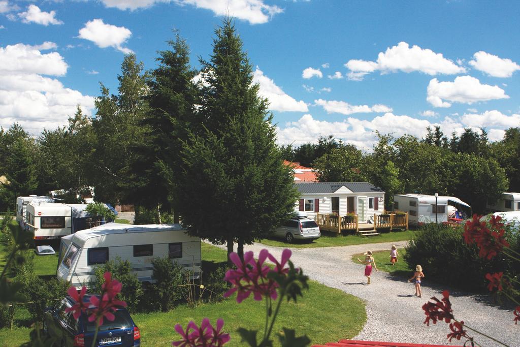 Hôtel Camping Oase Praha à Zlatníky Extérieur photo