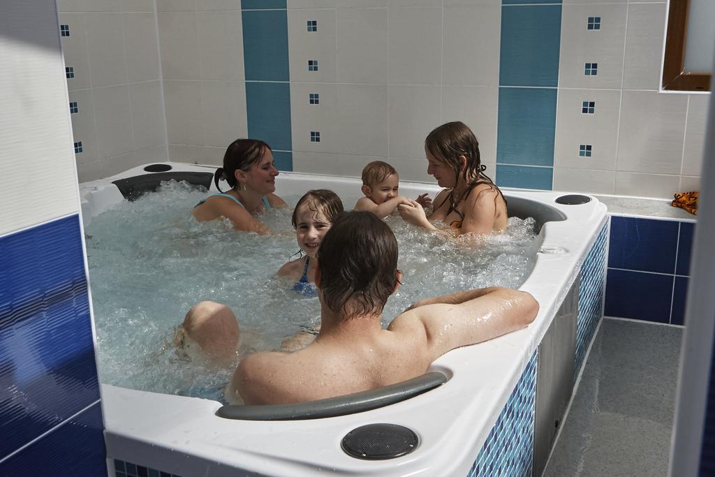 Hôtel Camping Oase Praha à Zlatníky Extérieur photo